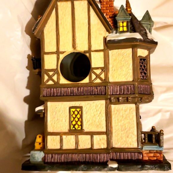 (MD) Lemax "Caddington Village" Collection - Picture 8 of 13